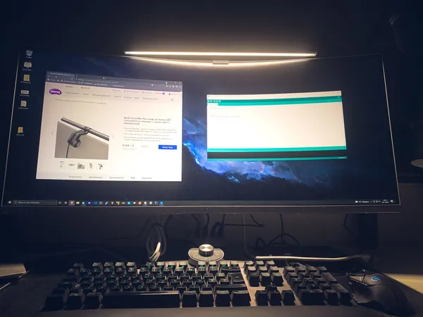 BenQ ScreenBar Plus : La lampe de bureau High-Tech